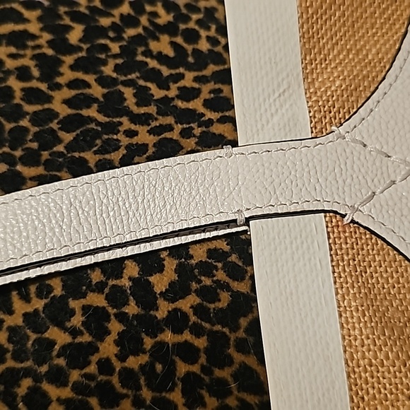 Burberry Beige and White Jute and Leather Giant Tote - Picture 5 of 6